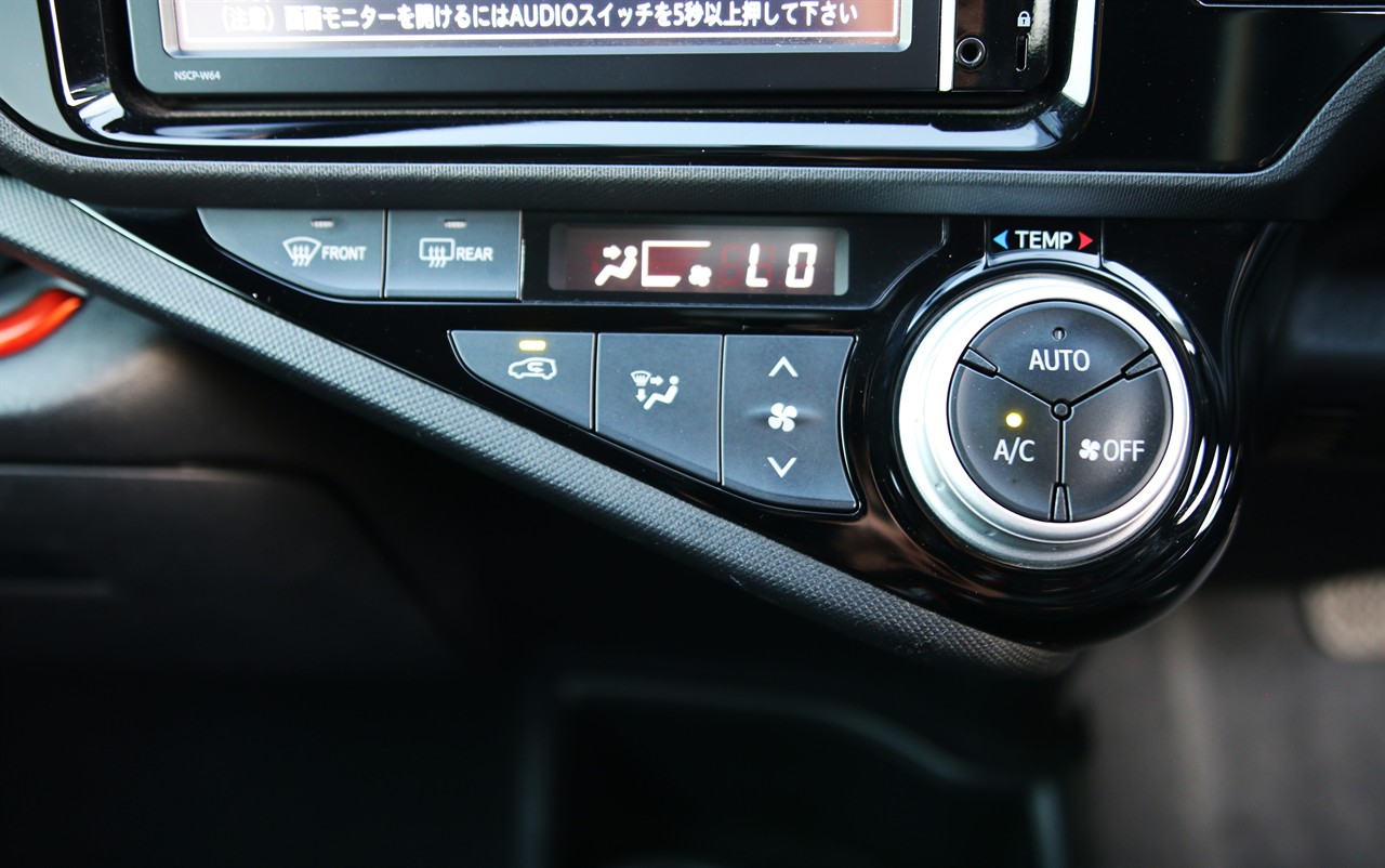 2015 Toyota Aqua