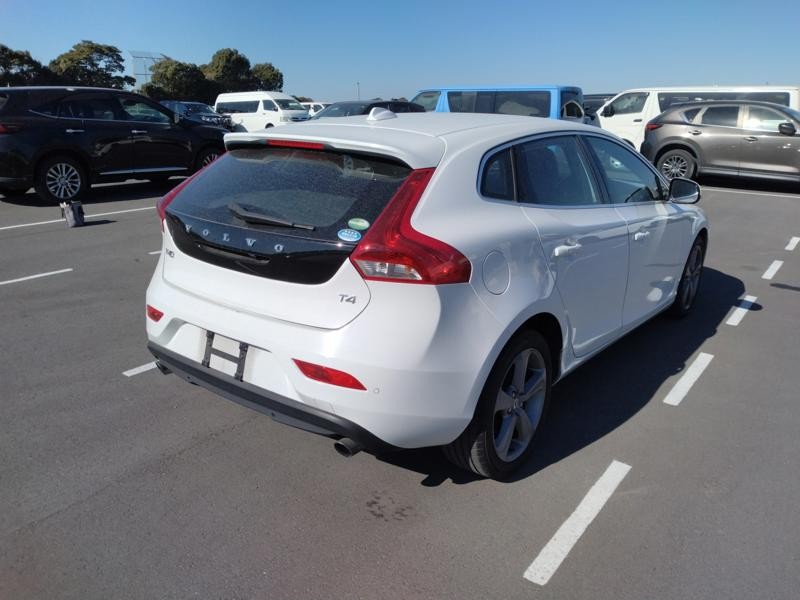 2015 Volvo V40