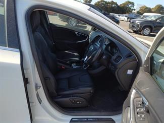 2015 Volvo V40 - Thumbnail