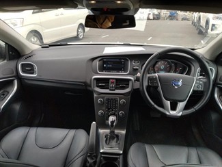 2014 Volvo V40 - Thumbnail
