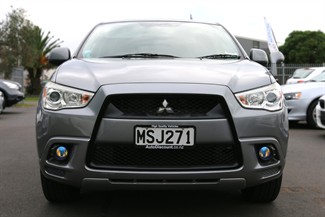 2010 Mitsubishi RVR - Thumbnail