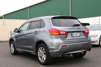 2010 Mitsubishi RVR - Thumbnail