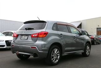 2010 Mitsubishi RVR - Thumbnail