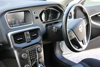 2014 Volvo V40 - Thumbnail