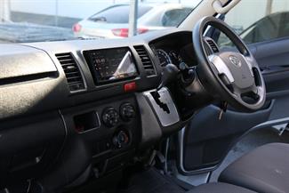 2018 Toyota Regius - Thumbnail