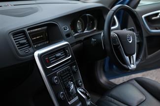 2013 Volvo V60 - Thumbnail