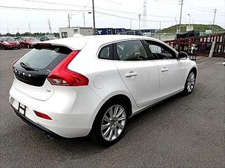 2014 Volvo V40 - Thumbnail