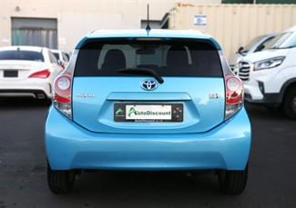 2013 Toyota Aqua - Thumbnail