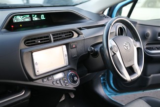 2013 Toyota Aqua - Thumbnail