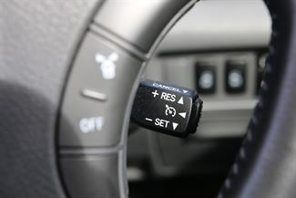 2005 Toyota Estima - Thumbnail