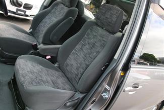 2005 Toyota Estima - Thumbnail