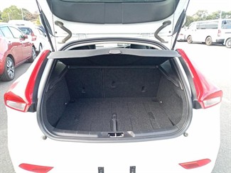 2015 Volvo V40 - Thumbnail