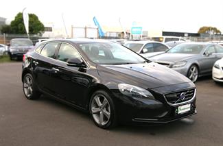 2014 Volvo V40 - Thumbnail