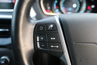 2014 Volvo V40 - Thumbnail