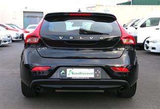 2014 Volvo V40 - Thumbnail