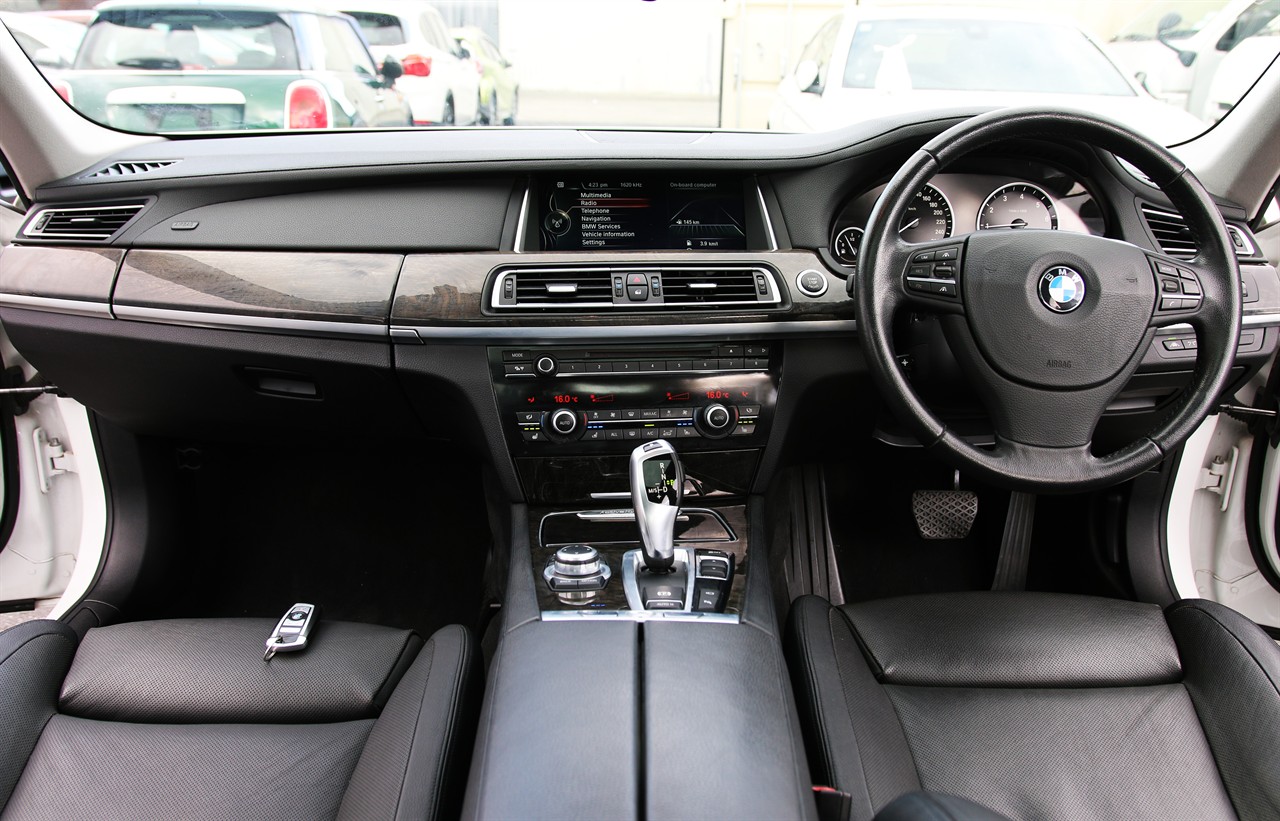 2013 BMW 740i