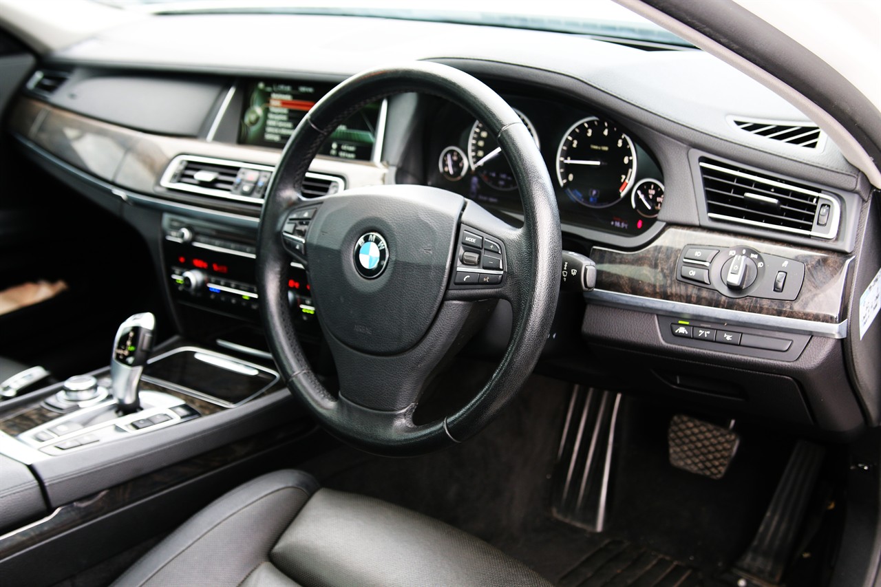 2013 BMW 740i