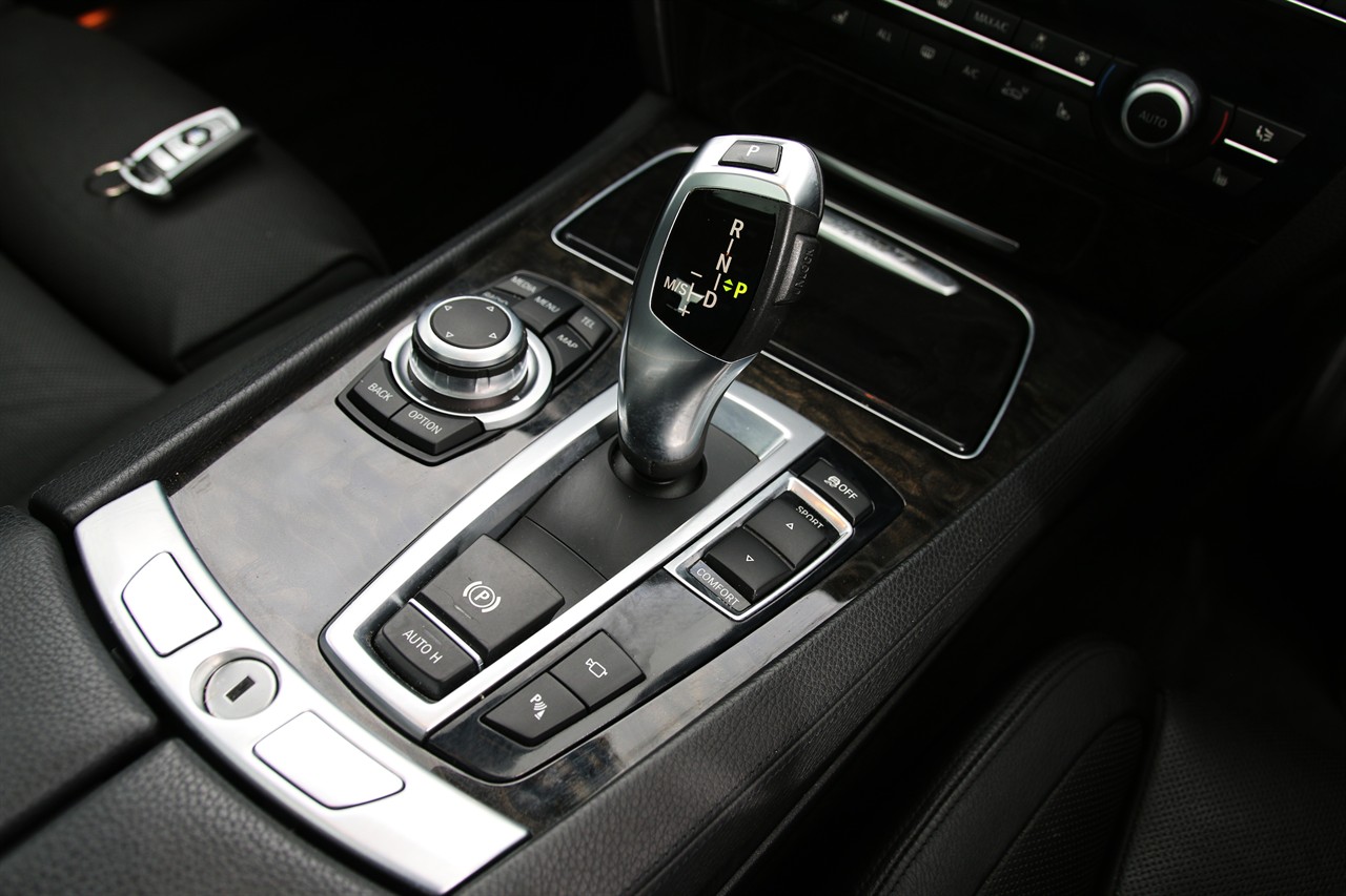 2013 BMW 740i