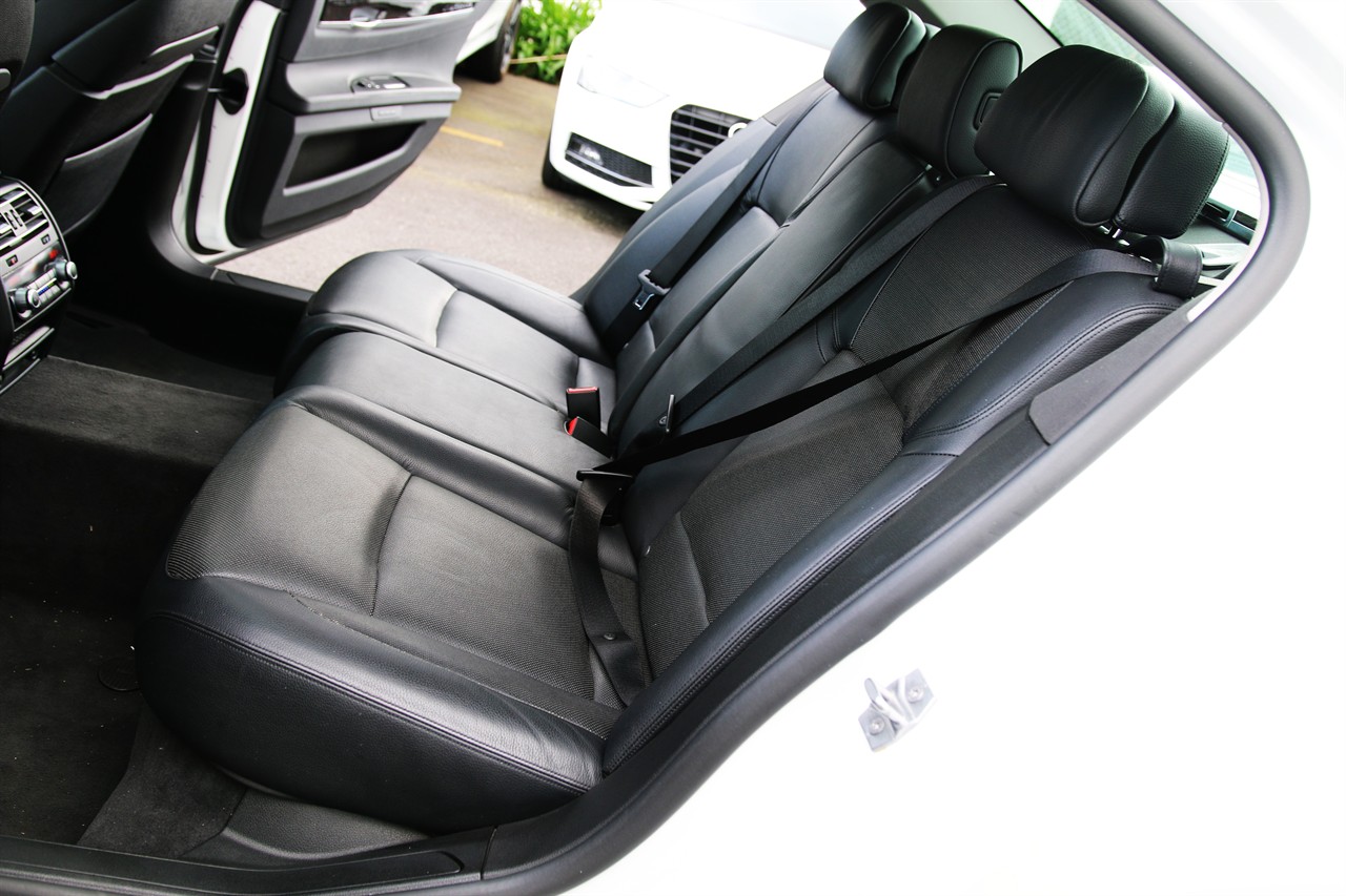 2013 BMW 740i