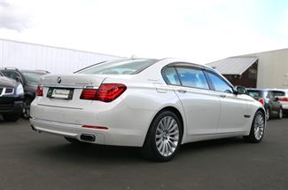 2013 BMW 740i - Thumbnail