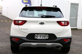 2021 Kia Stonic - Thumbnail