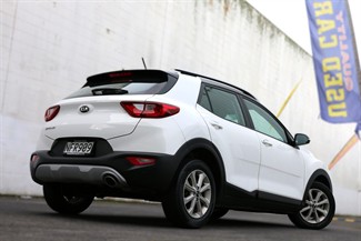 2021 Kia Stonic - Thumbnail