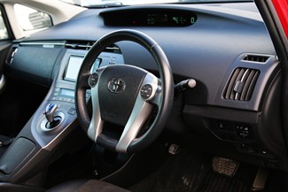 2015 Toyota Prius - Thumbnail