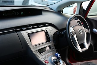 2015 Toyota Prius - Thumbnail