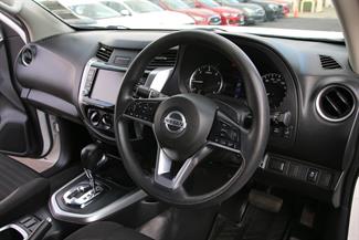 2022 Nissan Navara - Thumbnail