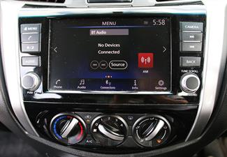 2022 Nissan Navara - Thumbnail