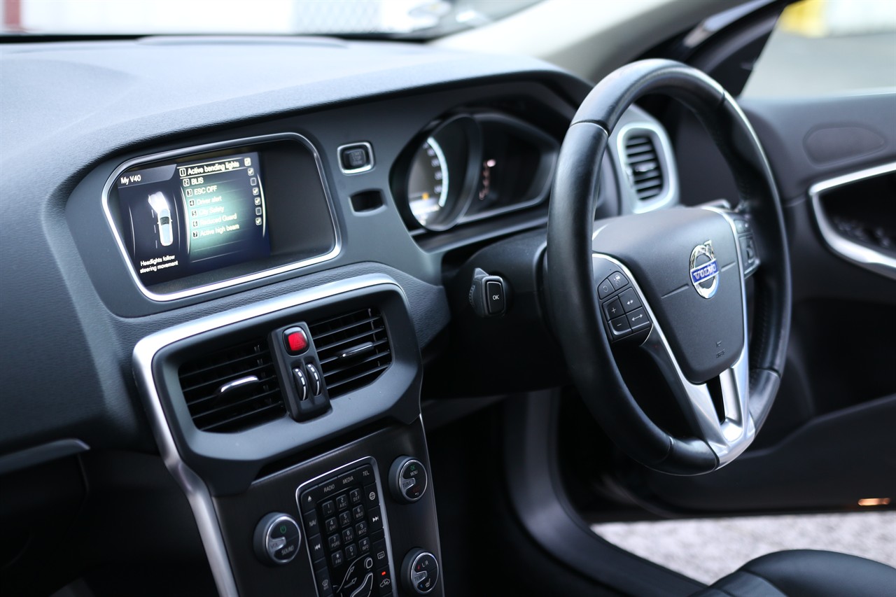 2015 Volvo V40