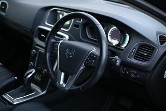 2015 Volvo V40 - Thumbnail