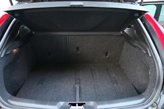 2015 Volvo V40 - Thumbnail