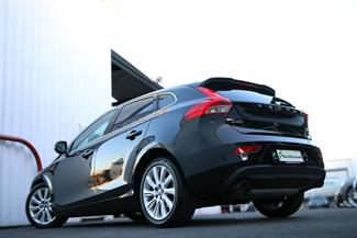 2015 Volvo V40 - Thumbnail