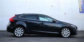2015 Volvo V40 - Thumbnail