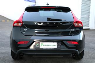 2015 Volvo V40 - Thumbnail