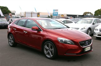 2015 Volvo V40 - Thumbnail