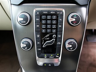 2015 Volvo V40 - Thumbnail