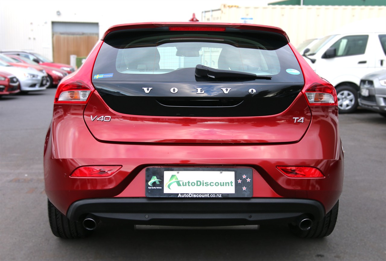 2015 Volvo V40