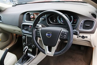 2015 Volvo V40 - Thumbnail