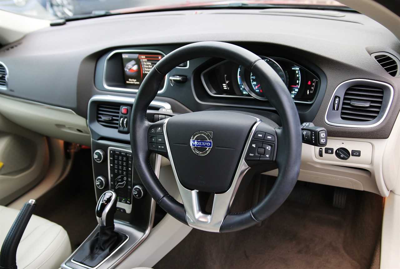 2015 Volvo V40